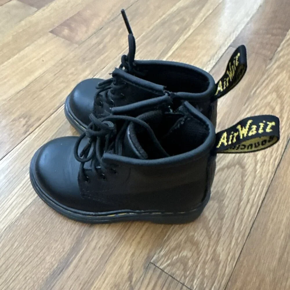 Dr Martens Black JY004 Toddler Ankle Side Zip Boots Read Size 6